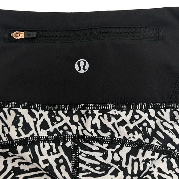 Lululemon Pace Pusher Crop Mini Brushed Leggings Black/White Capri Active Size 4 - Picture 9 of 11